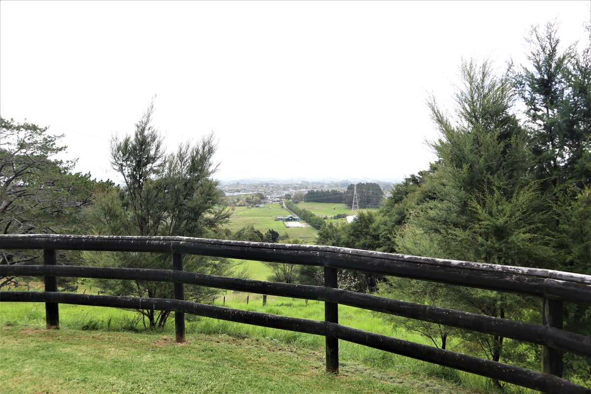 49 Pinetone Road, Kumeu - Carousel 1