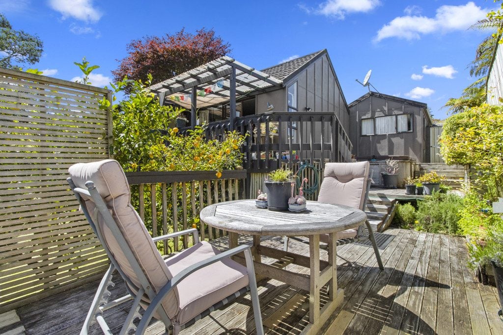 10 Cargill Place, Frankleigh Park, New Plymouth - Carousel 1