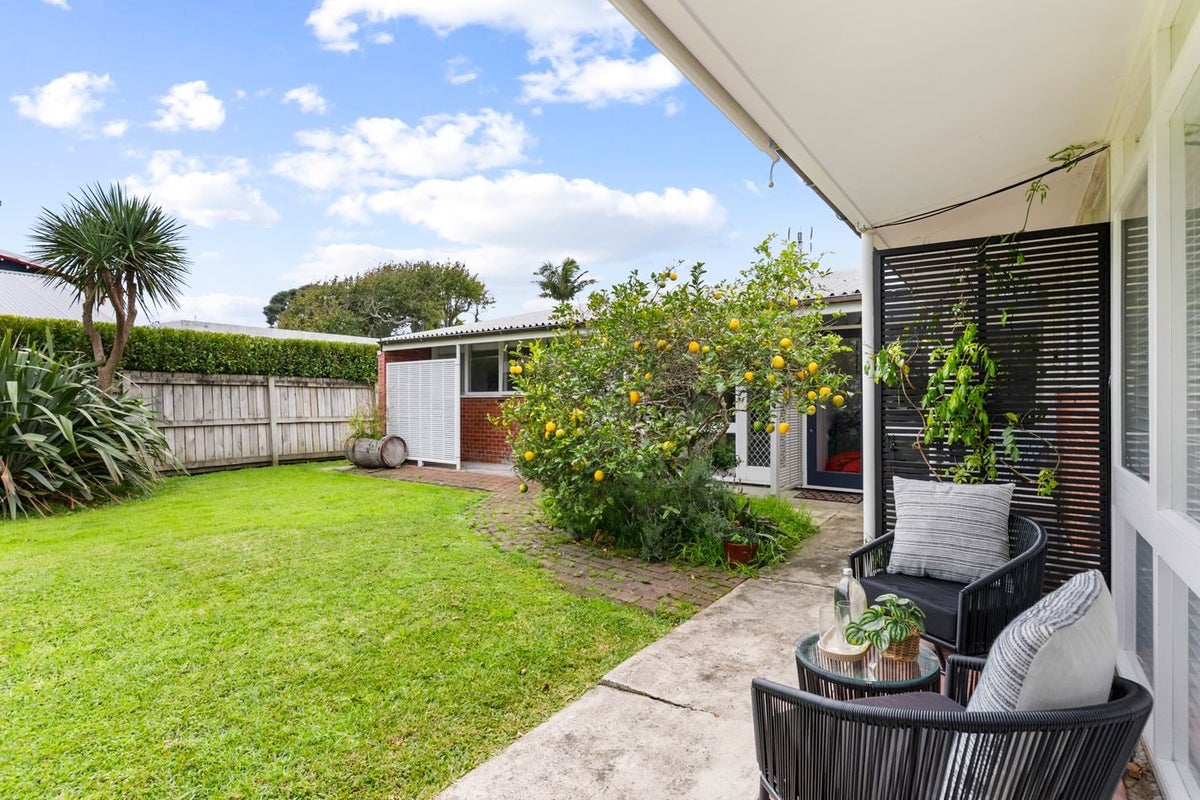 3/6 North Avenue, Narrow Neck, Auckland - Carousel 17