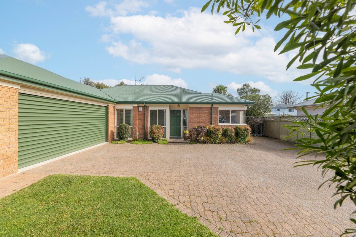 9B Short Street, Claudelands, Hamilton - Carousel 15