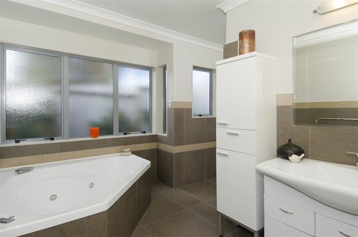 12 Glenorchy Place, Pyes Pa, Tauranga - Carousel 10