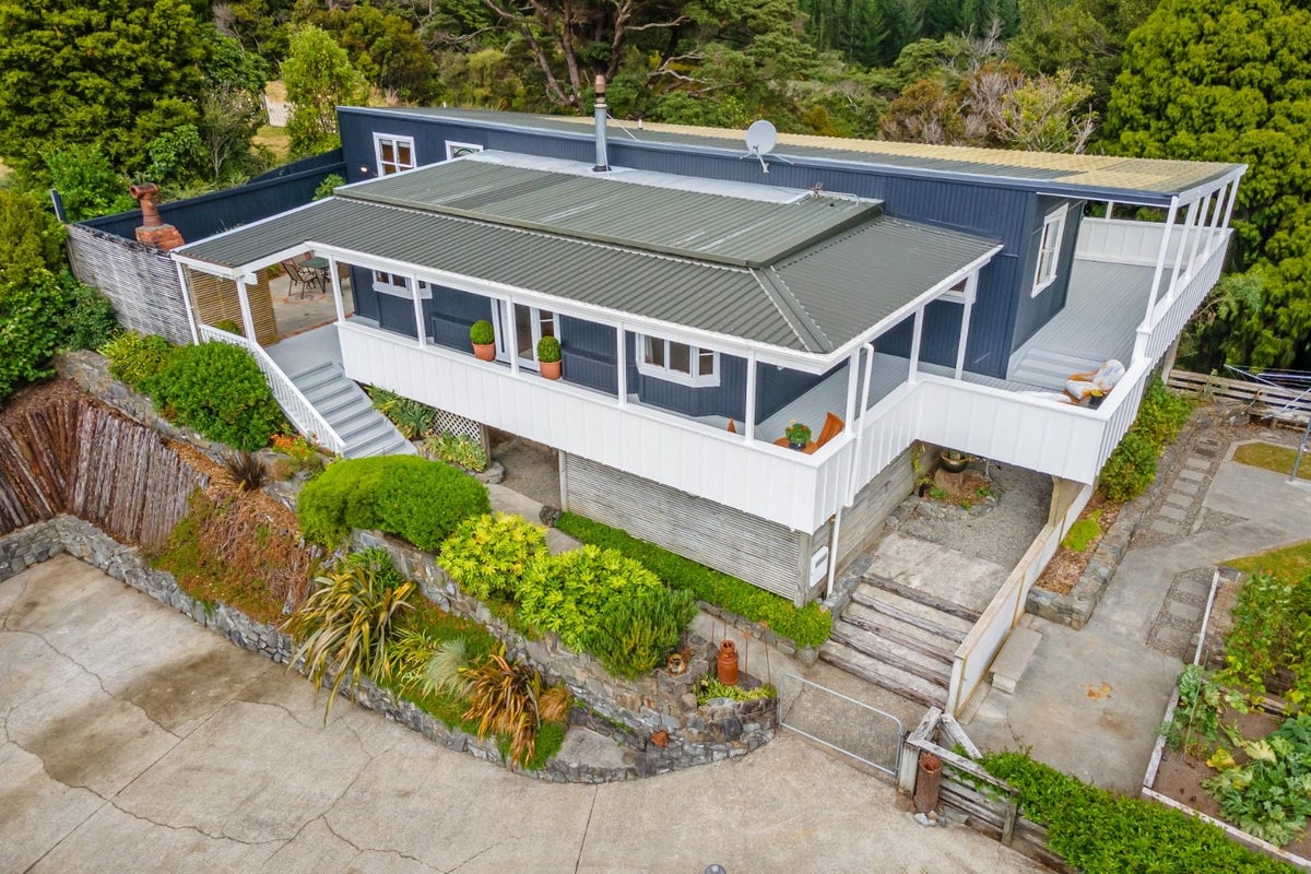 92 Plateau Road, Te Marua, Upper Hutt - Carousel 1