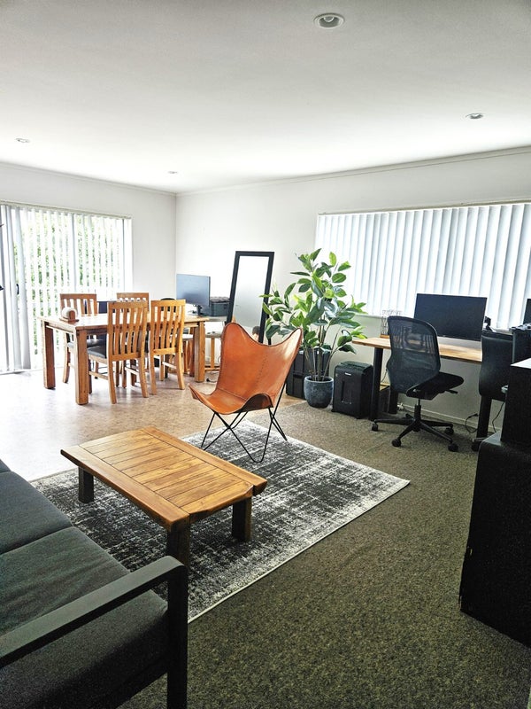 2/4 Dallan Place, Rosedale, Auckland - Carousel 1
