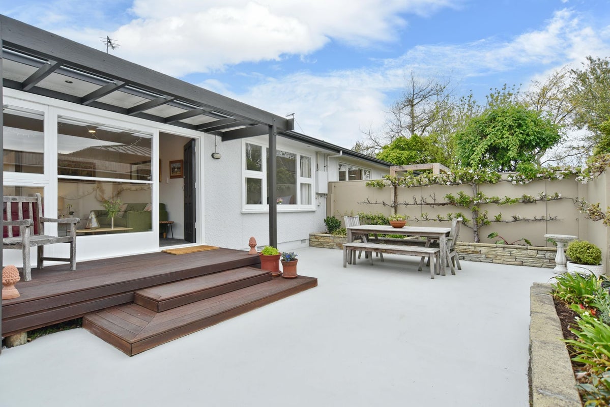 4/21 Winchester Street, Merivale, Christchurch - Carousel 1