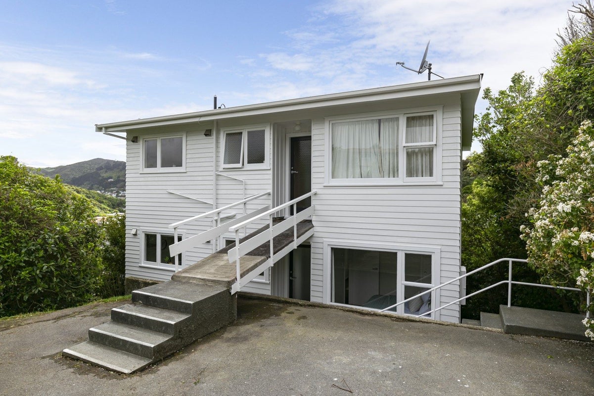 77B Collier Ave, Karori, Wellington - Carousel 1