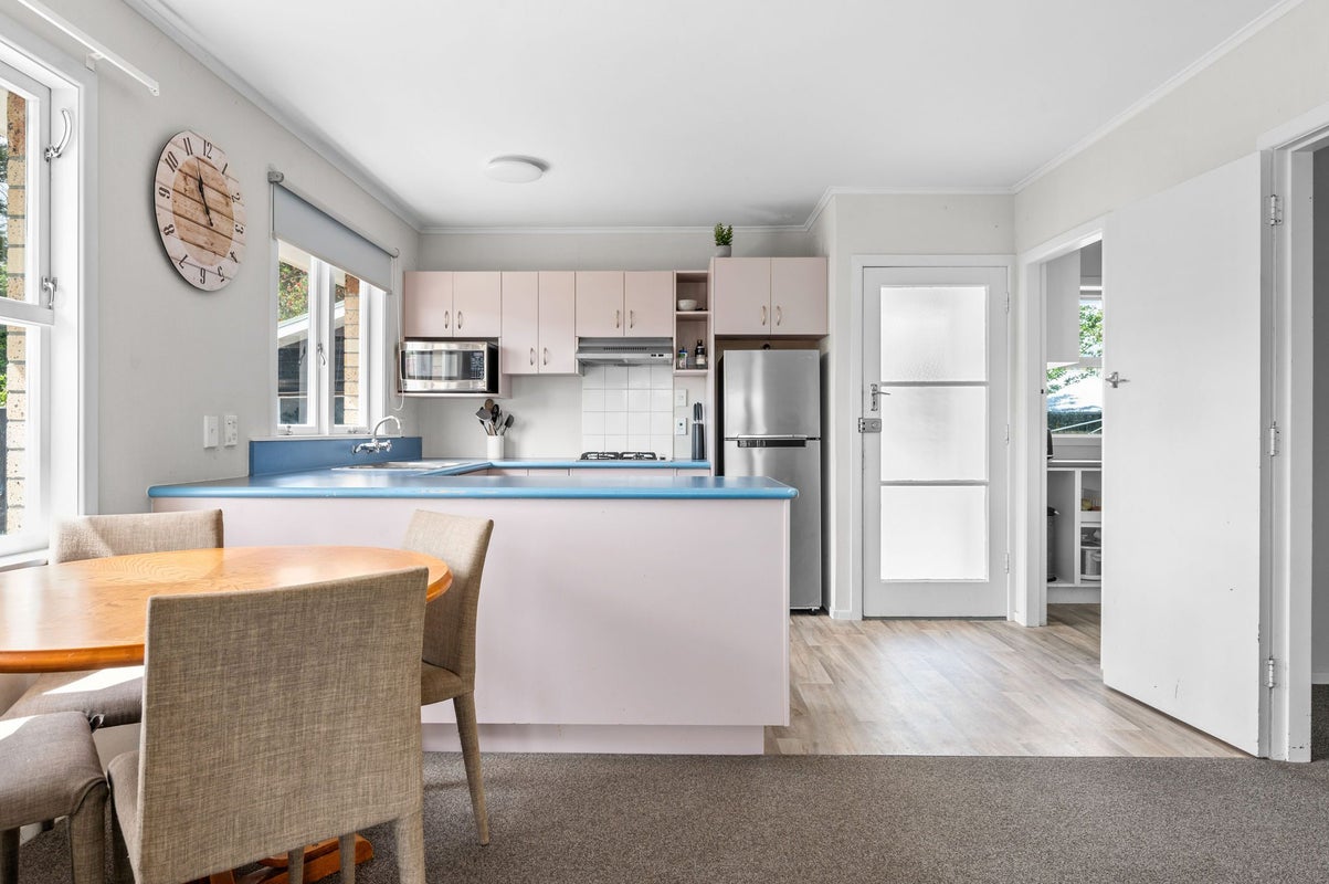 8 Casper Street, Fairfield, Hamilton - Carousel 2
