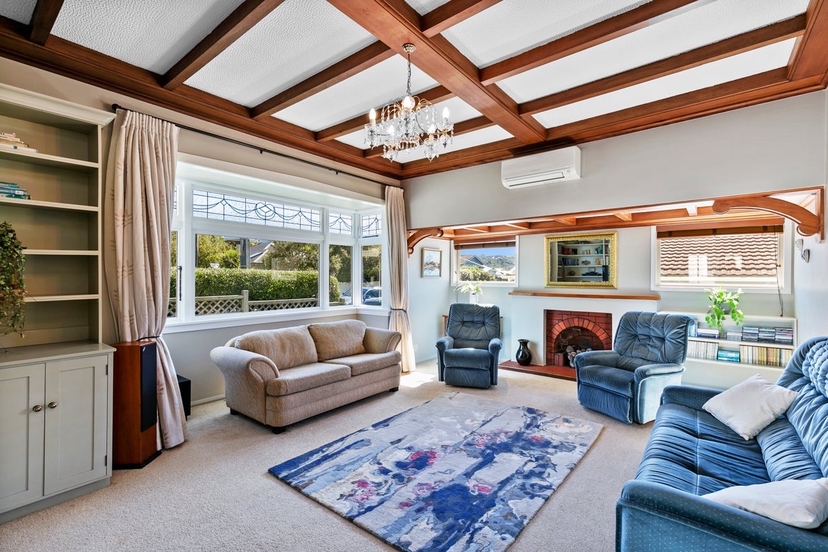 97 Campbell Street, Karori, Wellington - Carousel 1