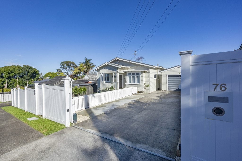 76 Cameron Street, Onehunga, Auckland - Carousel 1