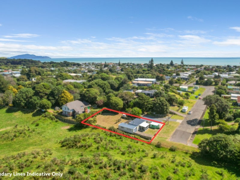 11 Rata Street, Otaki Beach, Otaki - Carousel 1