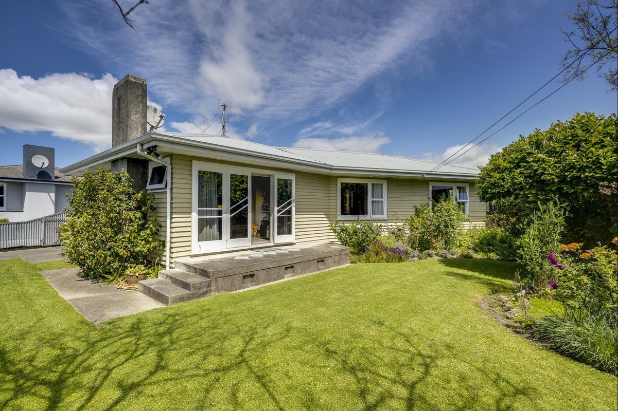 9 Hitchings Avenue, Onekawa, Napier - Carousel 30