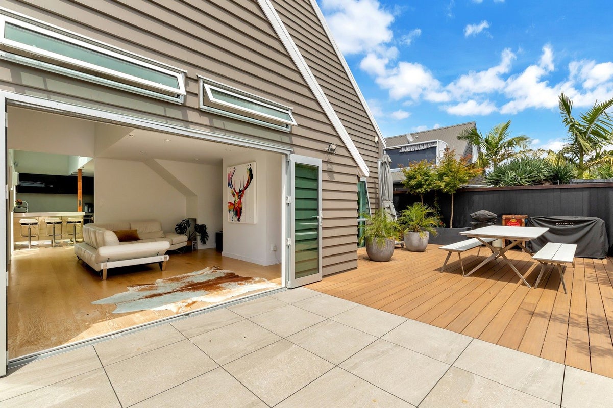 2/59 Dignan Street, Point Chevalier, Auckland - Carousel 2
