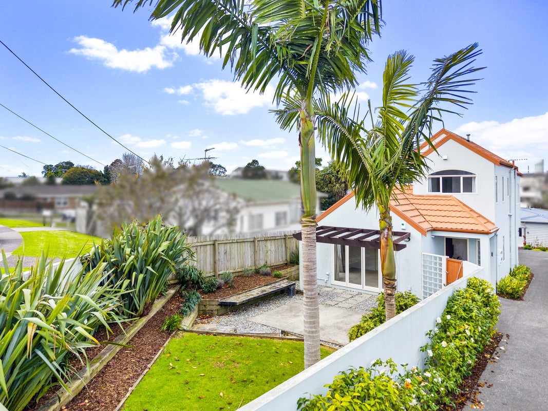 2/6 Nile Road, Milford, Auckland - Carousel 20