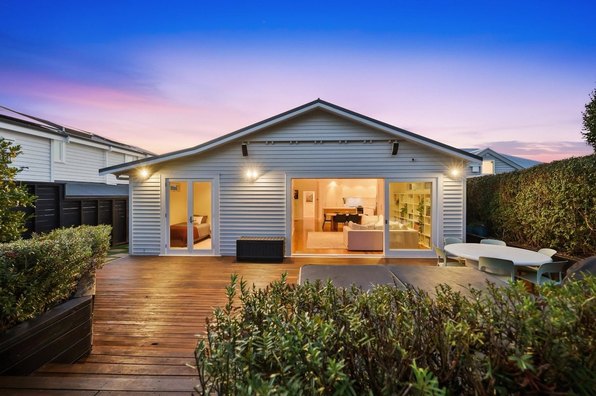 8 Richard Street, Westmere, Auckland - Carousel 1