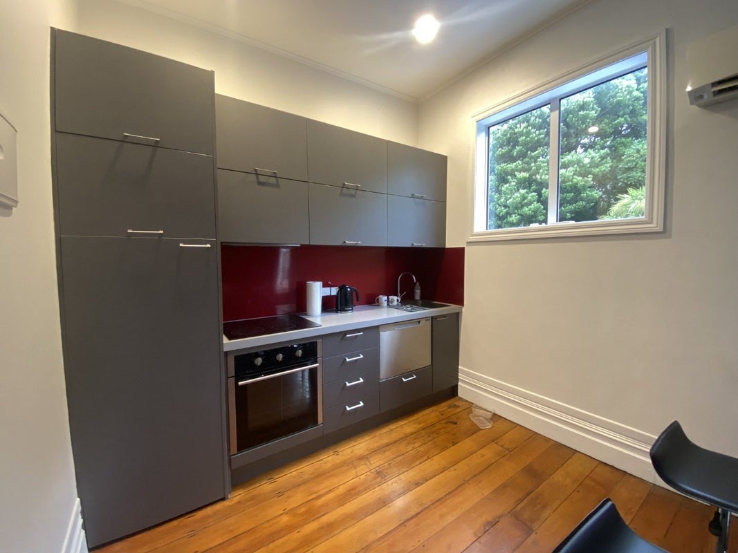 18 Russell Terrace, Newtown, Wellington - Carousel 2