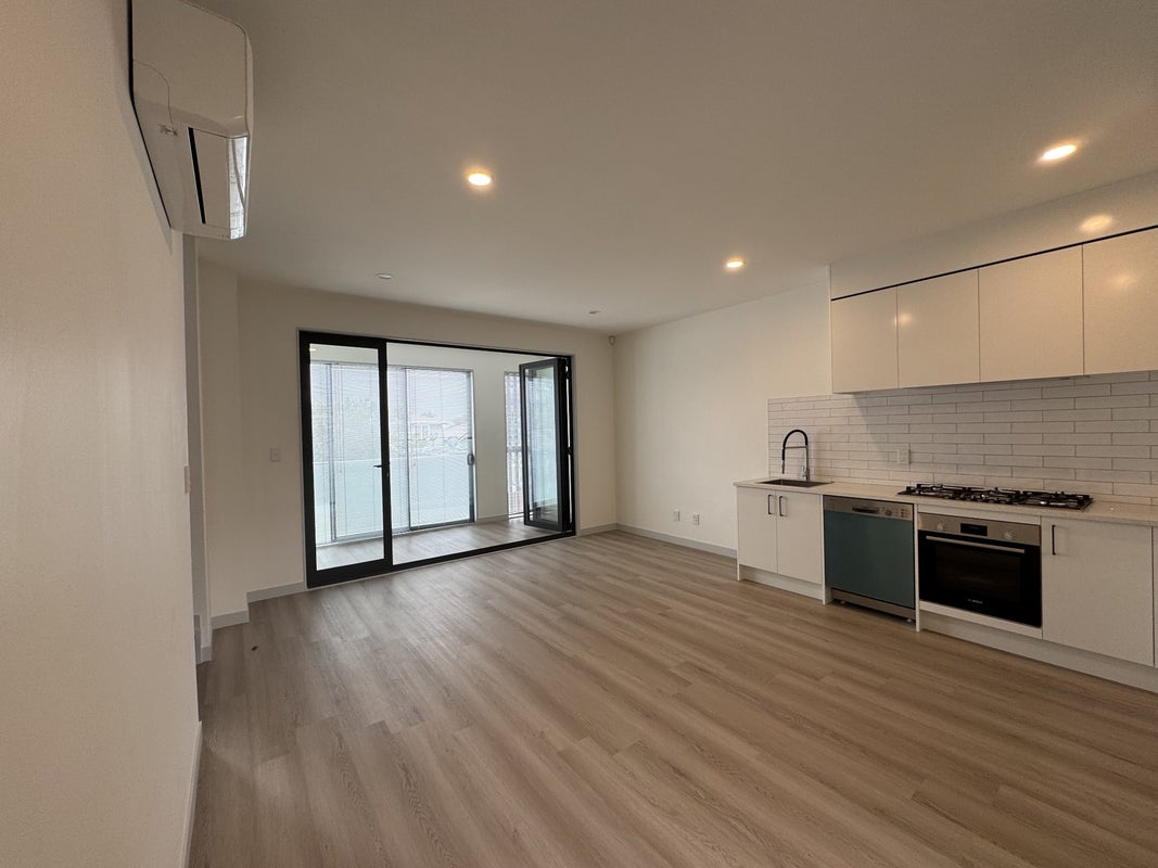 1/218 Rosebank Road, Avondale, Auckland - Carousel 1