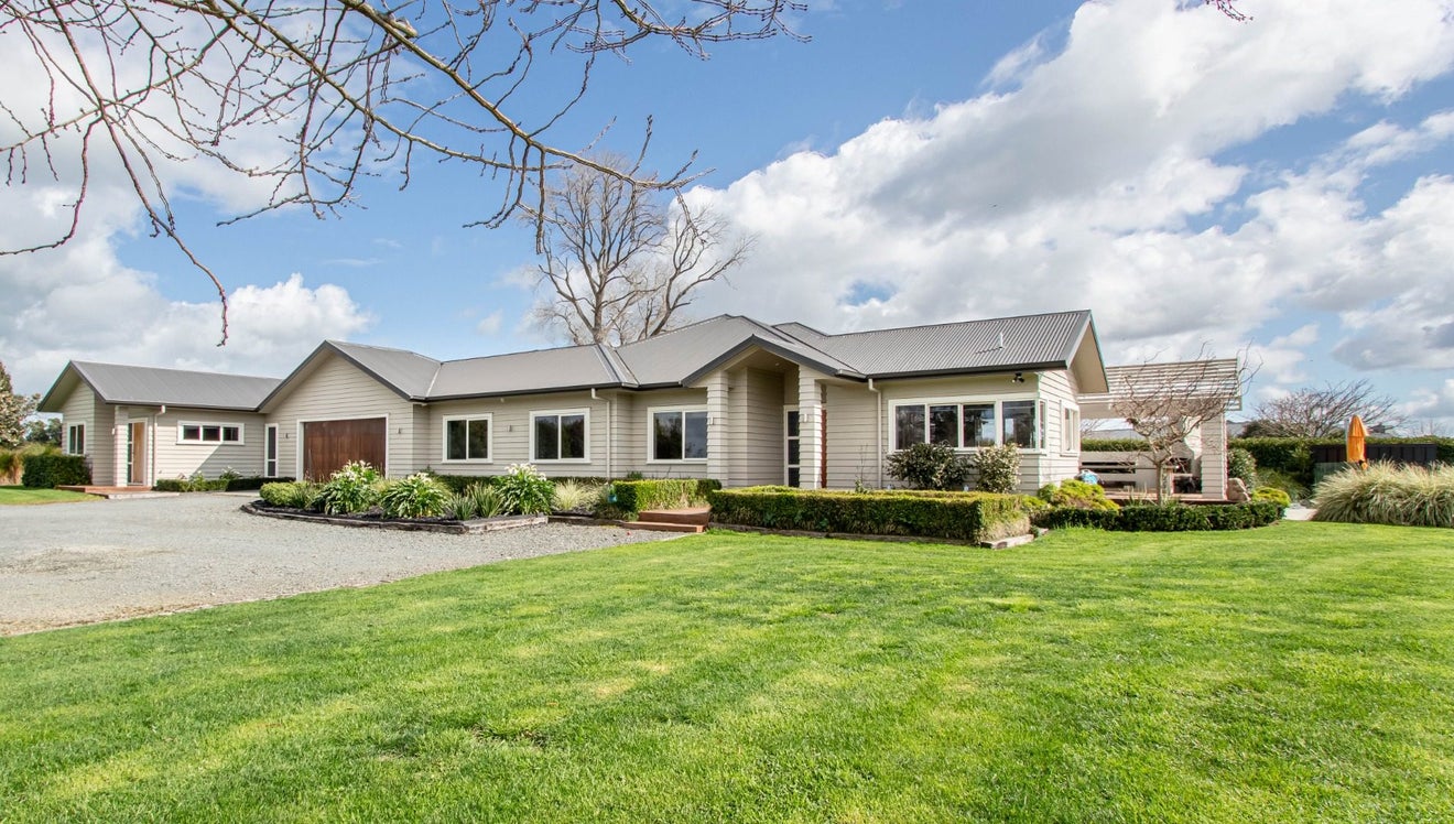 16 Camdon Place, Tamahere, Hamilton - Carousel 1