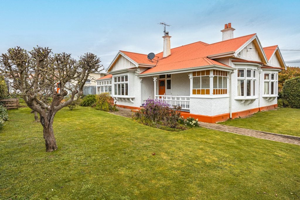 61 Hull Street, South Hill, Oamaru - Carousel 1