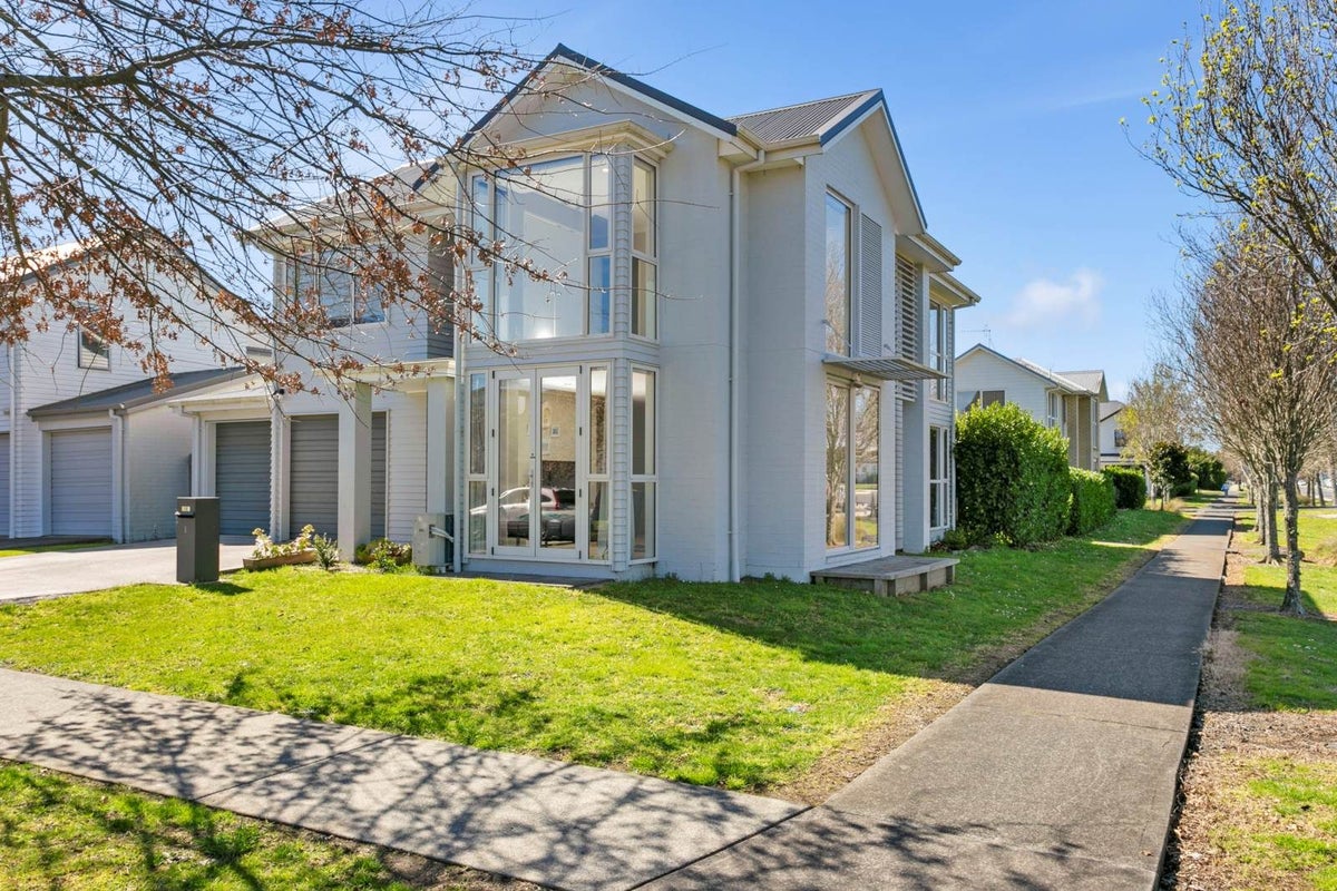 1 Tarapiroe Avenue, Takanini, Auckland - Carousel 2