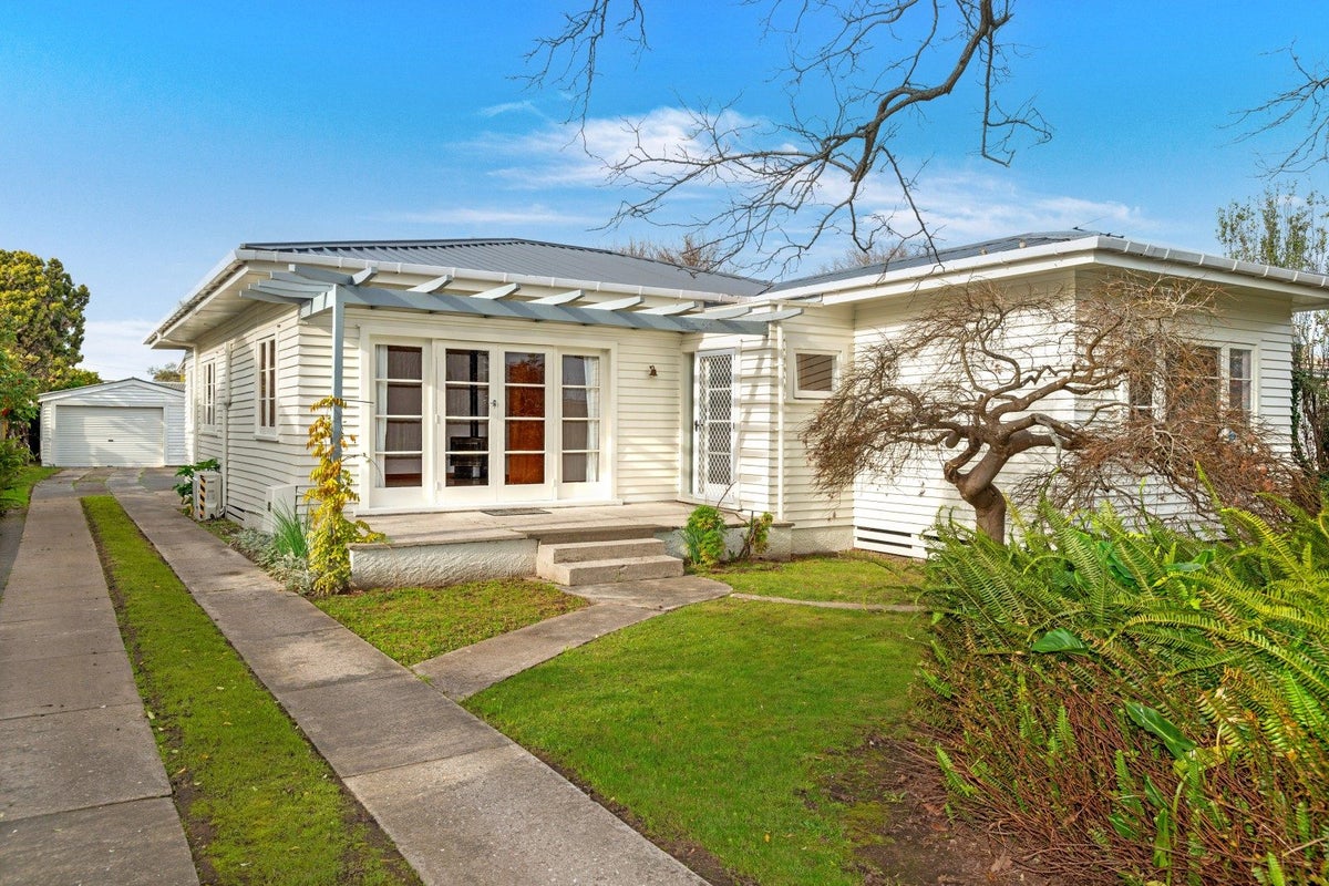 9 Poplar Street, Mangapapa, Gisborne - Carousel 1