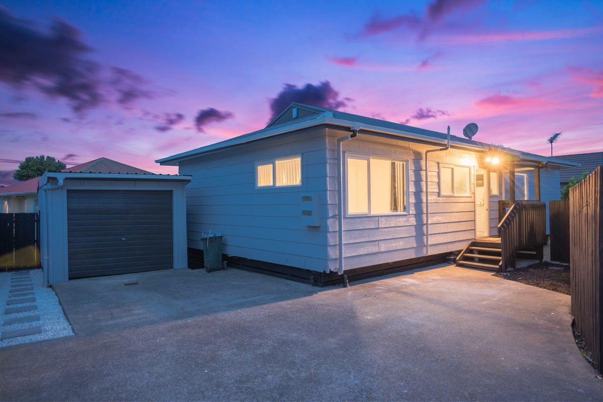 93 Templeton Place, Clendon Park, Auckland - Carousel 1