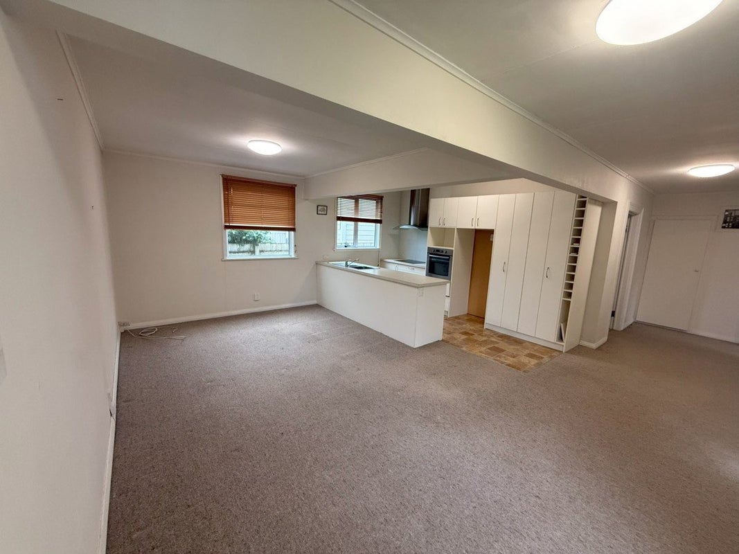 23 Royal Crescent, Saint Kilda, Dunedin - Carousel 2