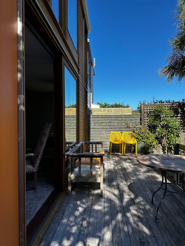 8 Hadfield Terrace, Kelburn, Wellington - Carousel 1