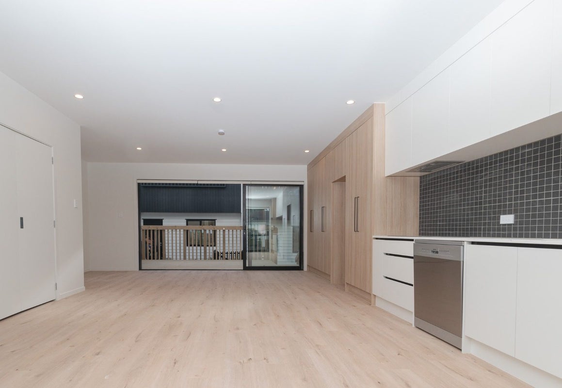 2/56 Salisbury Road, Birkdale, Auckland - Carousel 2
