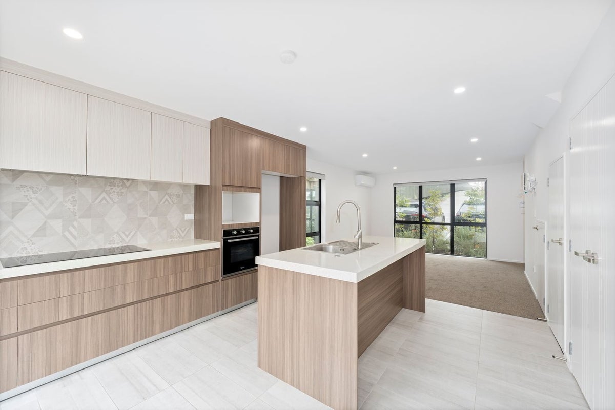 18/106 Triangle Road, Massey, Auckland - Carousel 2