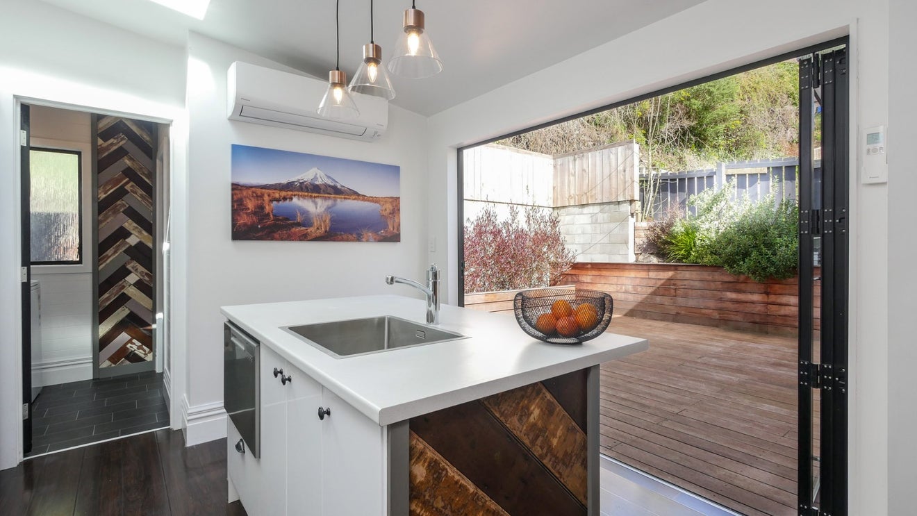 21 Serpentine Avenue, Dunedin Central, Dunedin - Carousel 2