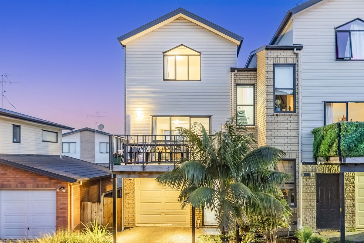 28/172 Mcleod Road, Te Atatu South, Auckland - Carousel 1