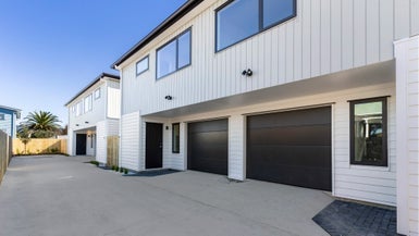 52D Border Road, Henderson, Auckland - Carousel 1