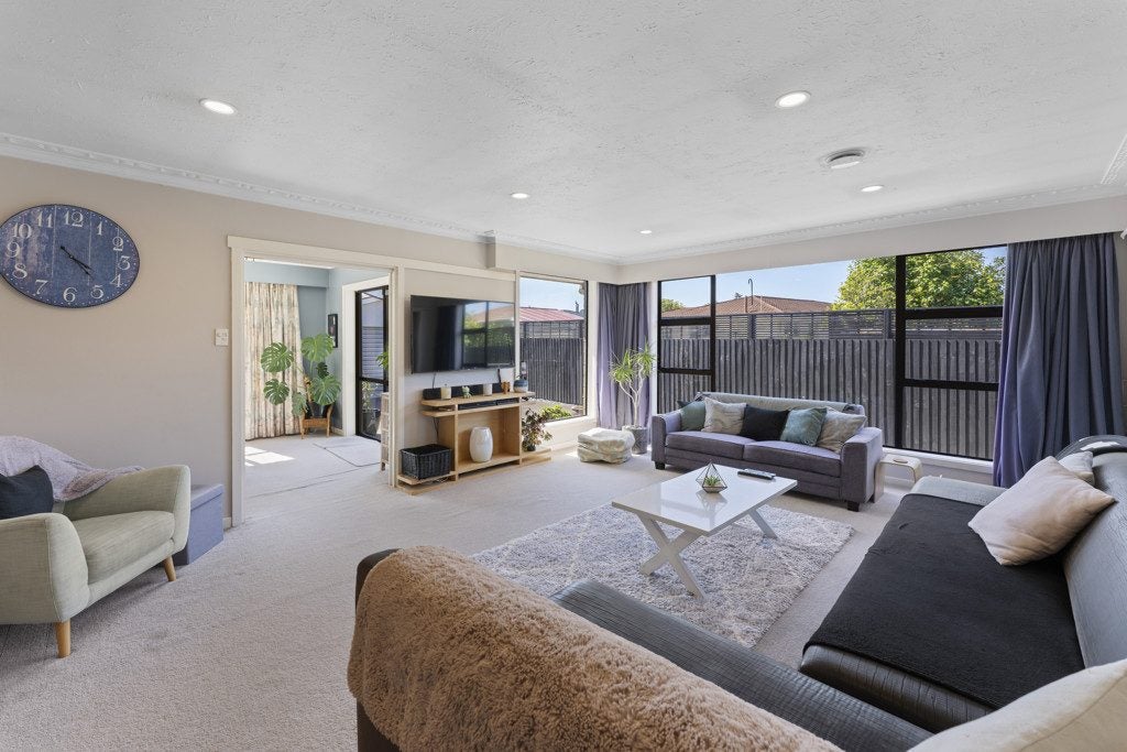 4 Westmorland Place, Bishopdale, Christchurch - Carousel 2