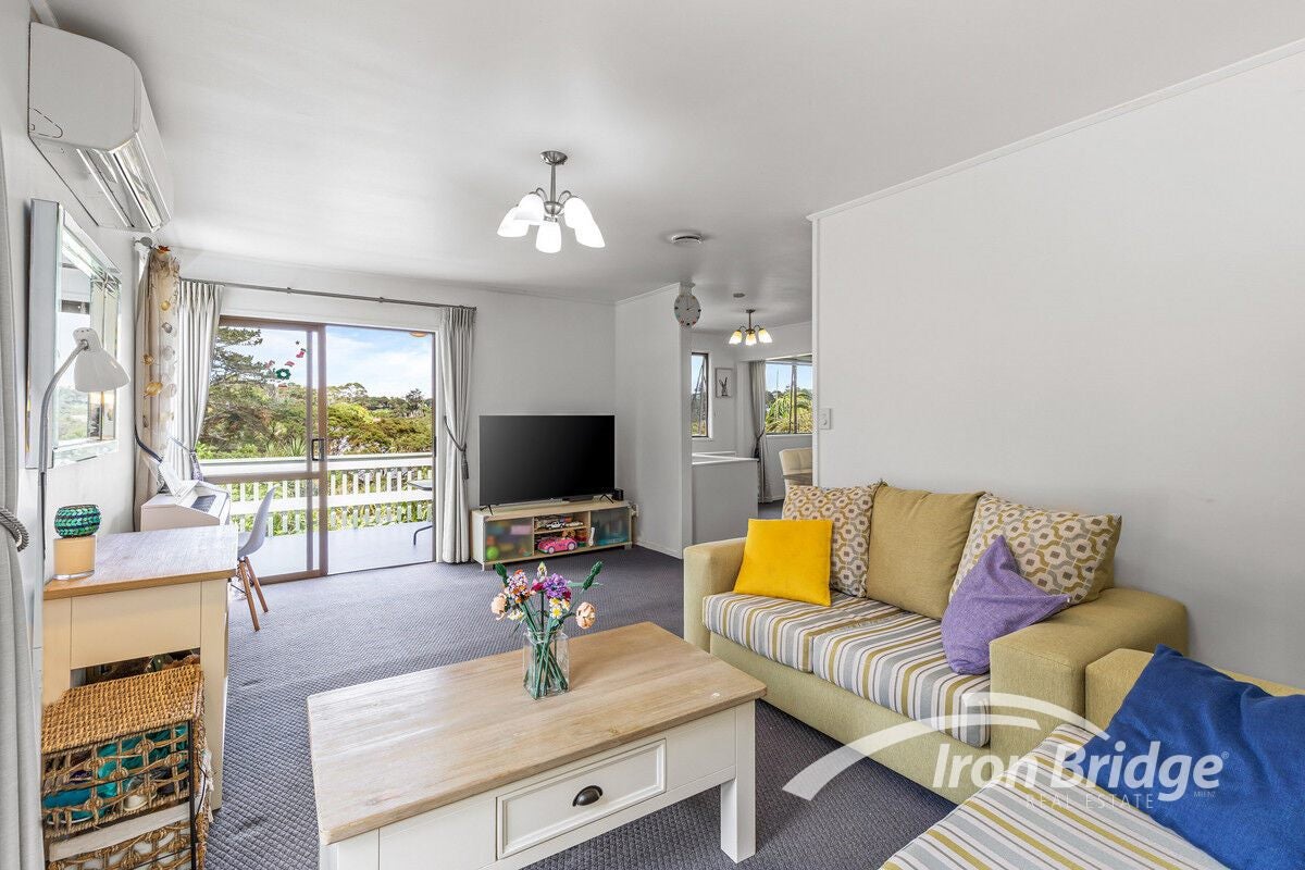 2/15 Ridgewood Crescent, Birkenhead, Auckland - Carousel 2