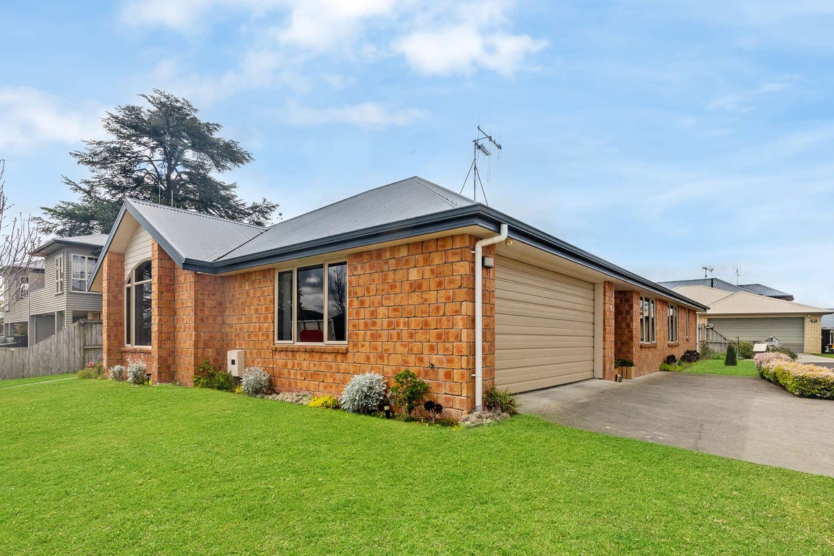 5 Blue Cedar Lane, Enderley, Hamilton - Carousel 2
