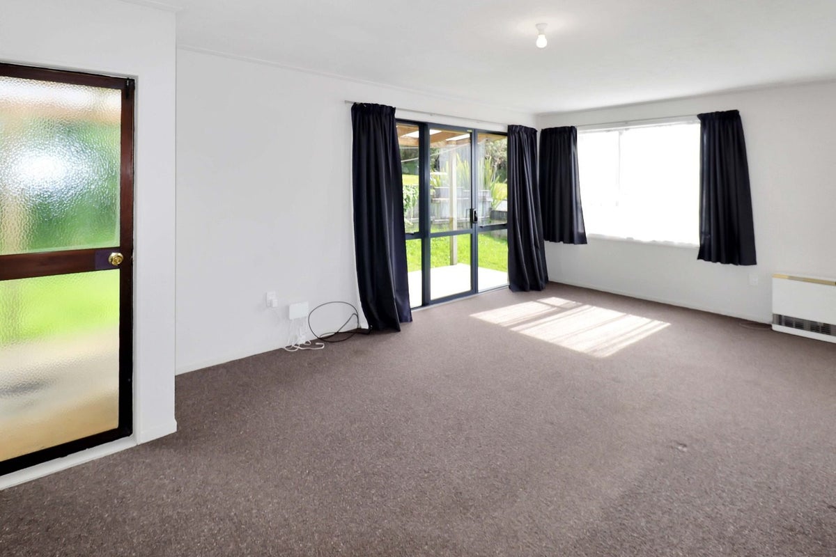 89 Logie Street, Stokes Valley, Lower Hutt - Carousel 2