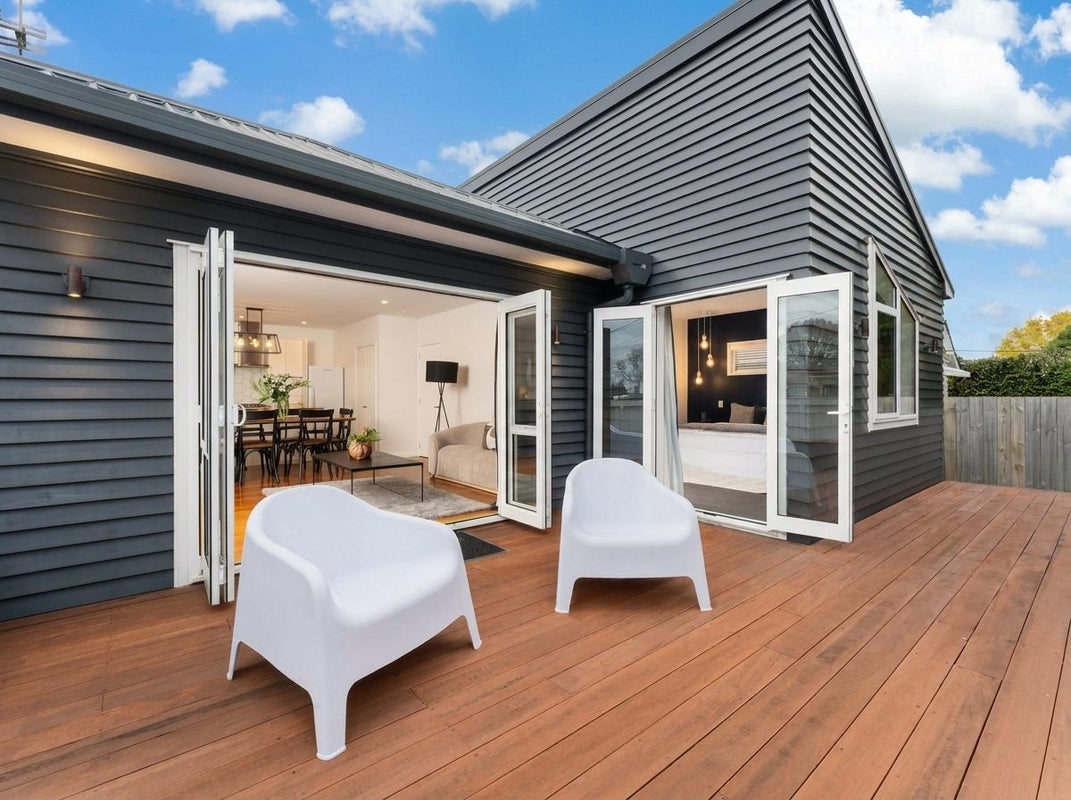 22 Taikata Road, Te Atatu Peninsula, Waitakere City, Auckland - Carousel 2