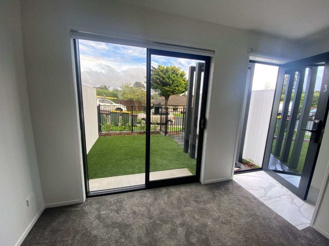 3/81 Kervil Avenue, Te Atatu Peninsula, Auckland - Carousel 2