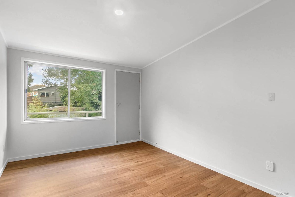 4/66 Astley Avenue, New Lynn, Auckland - Carousel 2