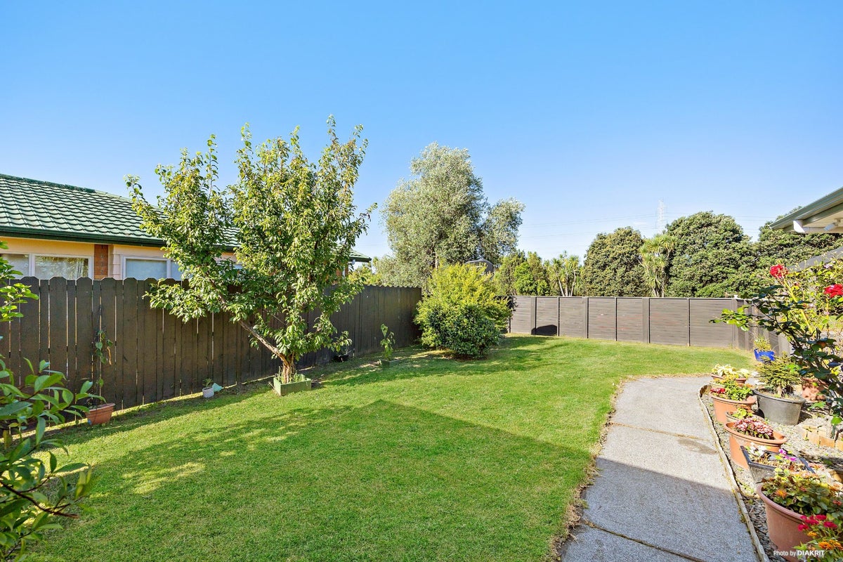 8 Sambrooke Crescent, Flat Bush, Auckland - Carousel 2