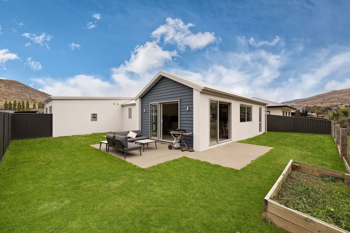 39 Walton Way, Lower Shotover, Queenstown - Carousel 1