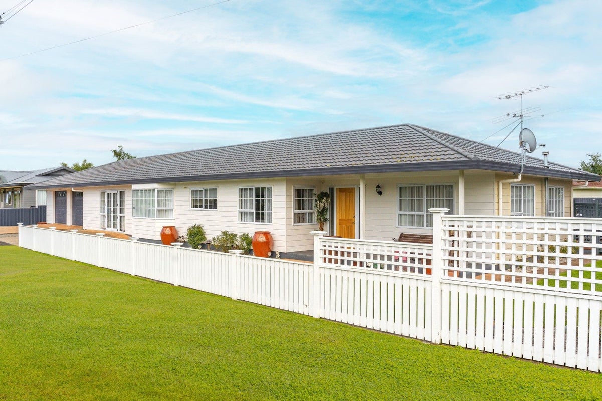 6 Augustus Street, Carterton, Carterton - Carousel 2