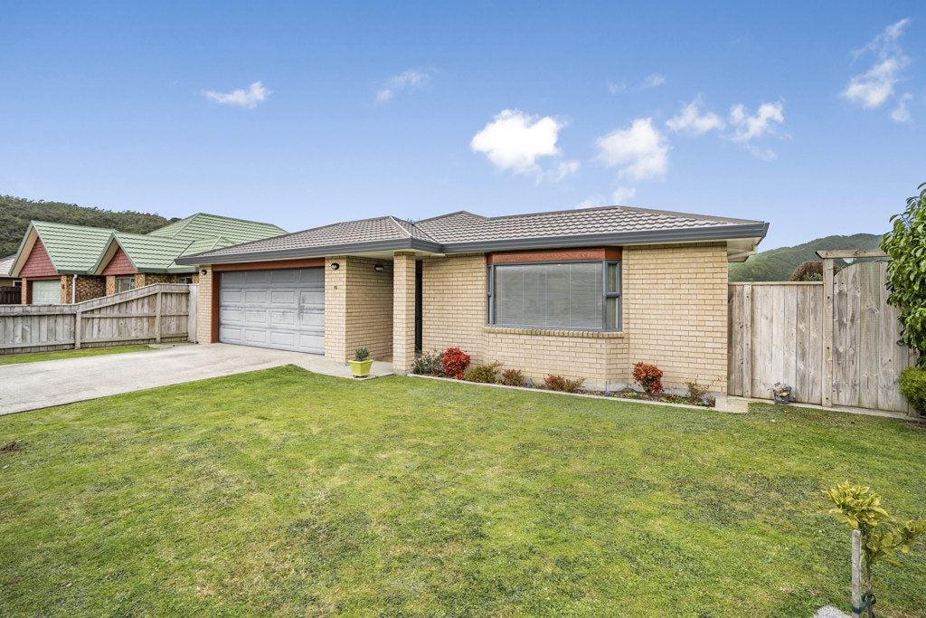 15 Sun Valley Grove, Wainuiomata, Lower Hutt - Carousel 2