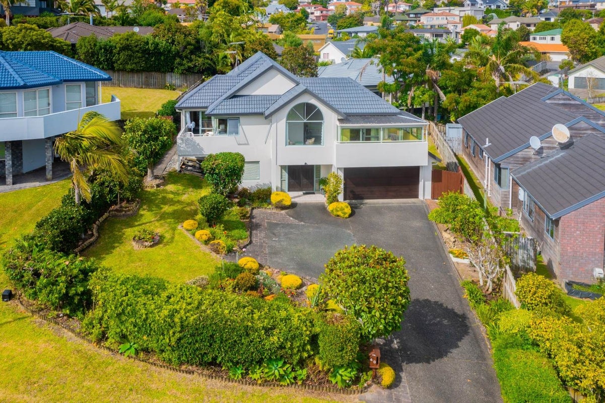 40 Goldfinch Rise, Unsworth Heights, Auckland - Carousel 1