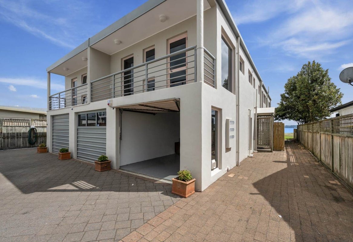 2/27 Willow Avenue, Hannahs Bay, Rotorua - Carousel 1