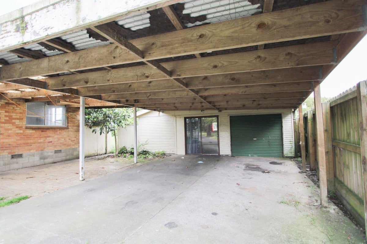 561 State Highway 25, Thames - Carousel 22