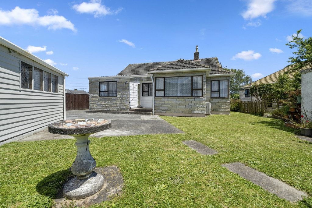 24 Hughes Crescent, Taita, Lower Hutt - Carousel 1
