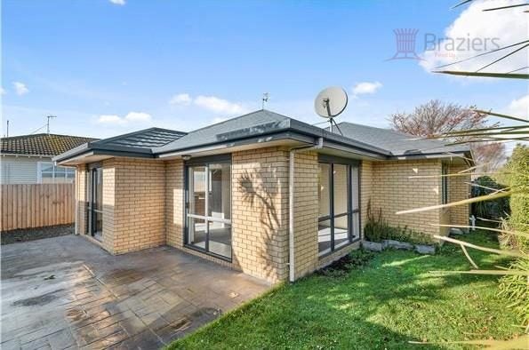 111 Canon Street, Edgeware, Christchurch - Carousel 11