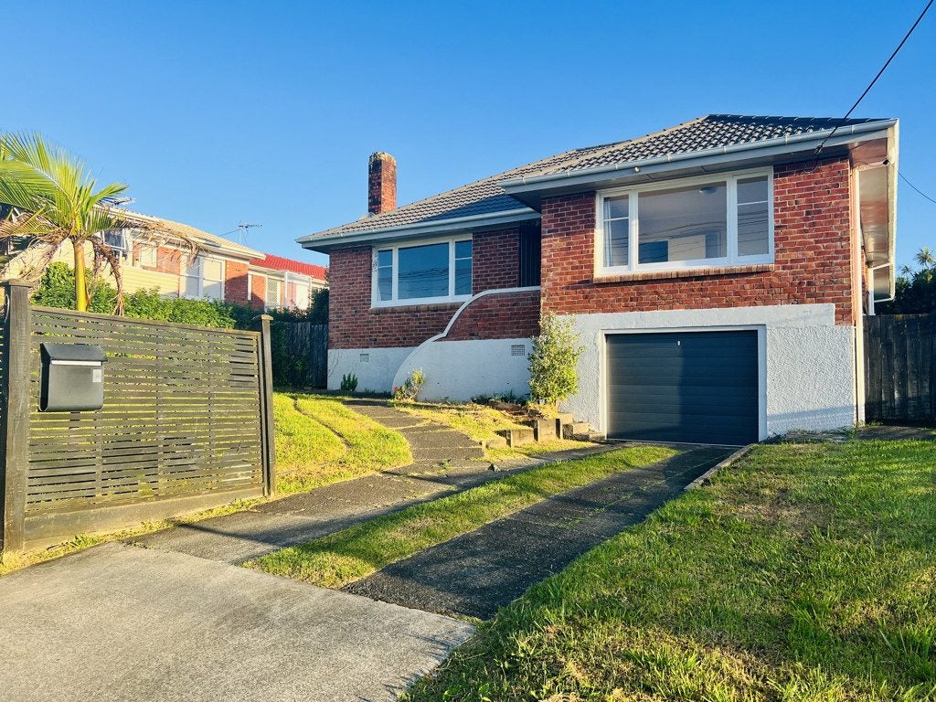 9 Winscombe Street, Belmont, Auckland - Carousel 1
