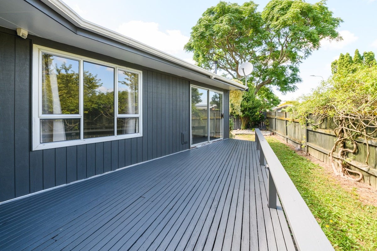 8 Spilman Place, Awapuni, Palmerston North - Carousel 12