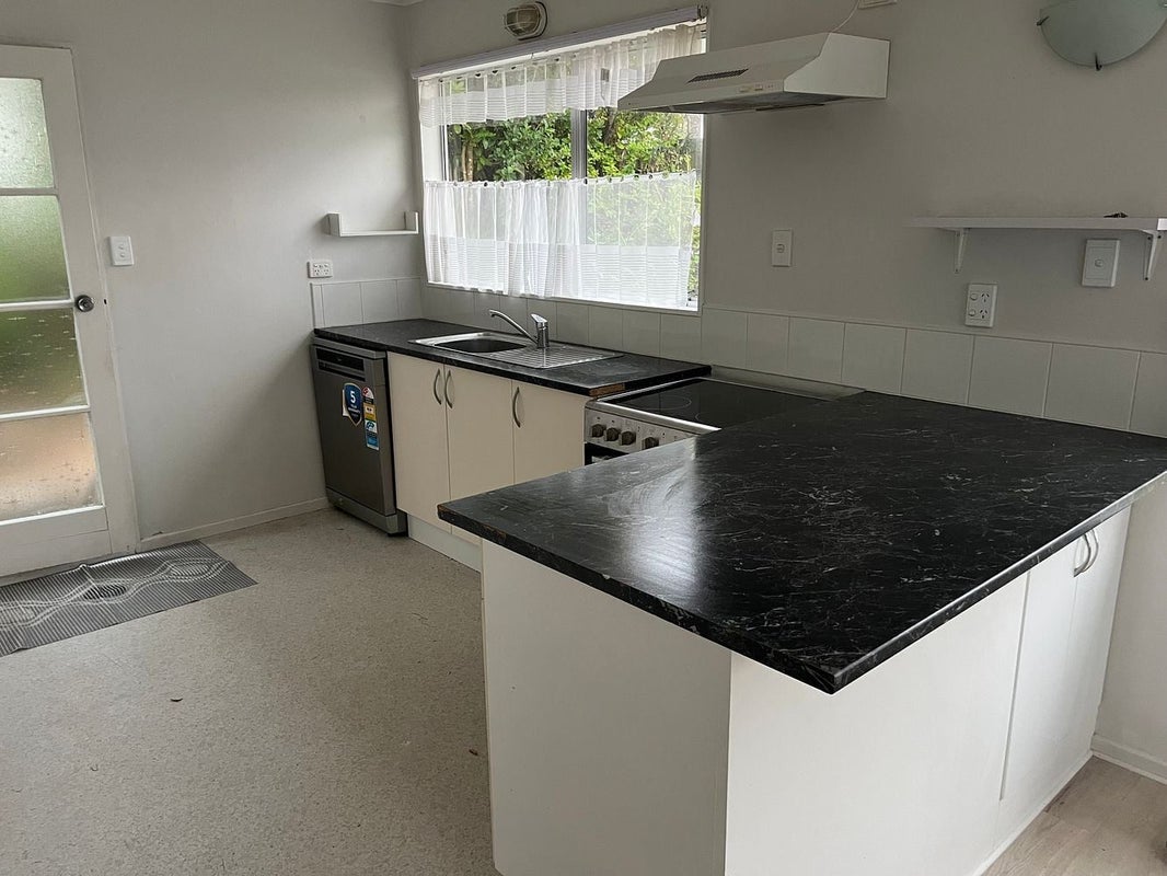 4A Florio Terrace, Tawa, Wellington - Carousel 2